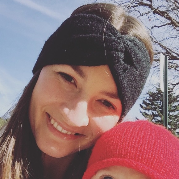 Meet your Posher, Alix - Picture 2 of 4